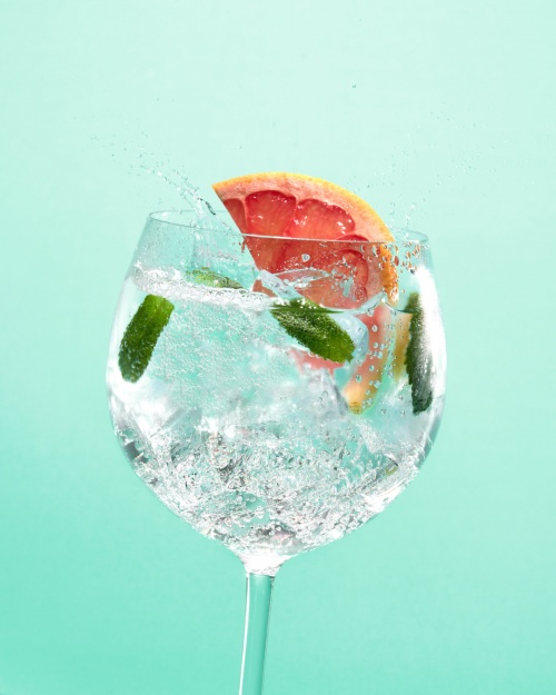 Gin and tonic with grapefruit splash photography Nancy Anne food and drink photographer